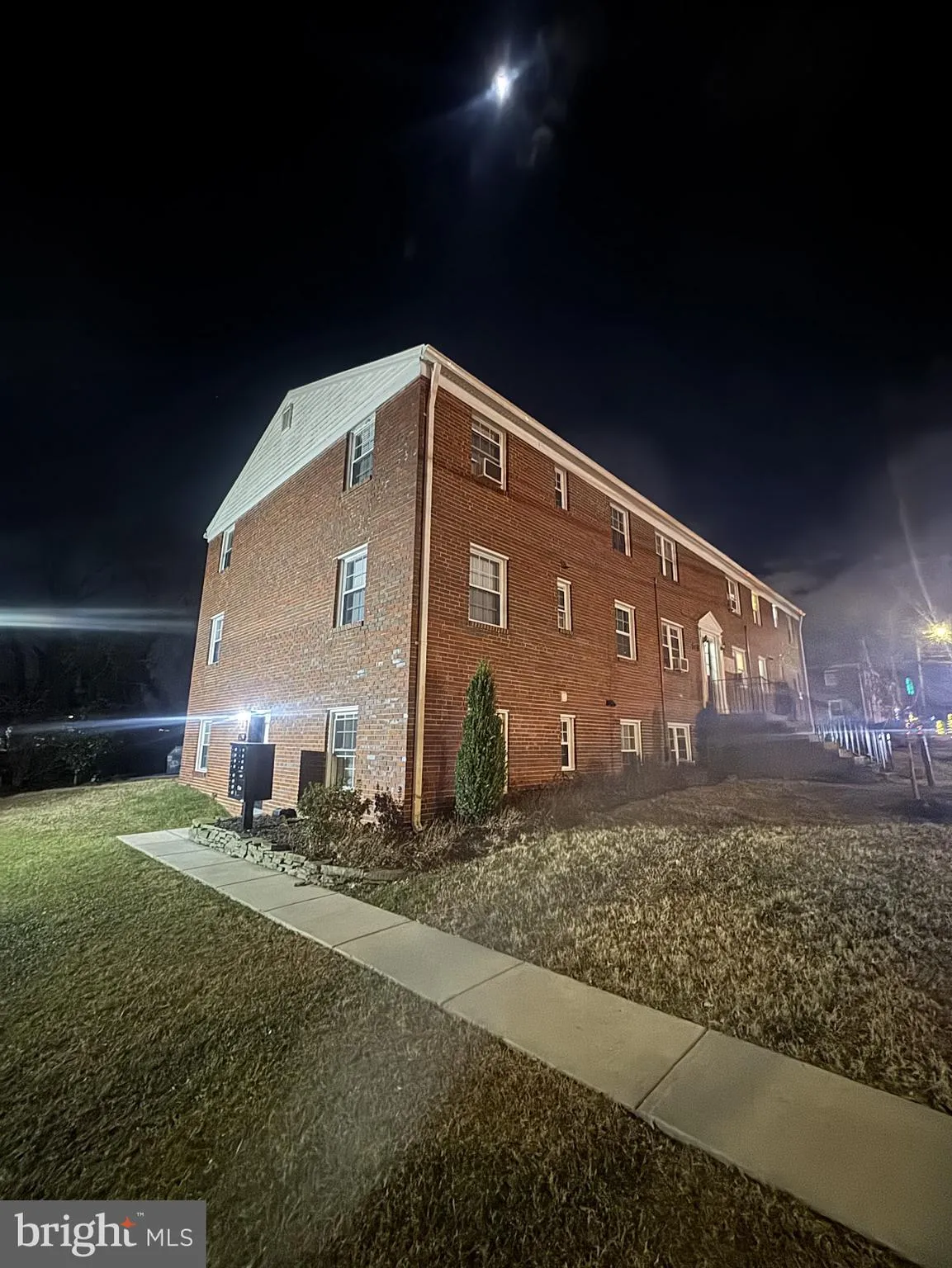 129 COURTHOUSE ROAD, Arlington, VA 22204