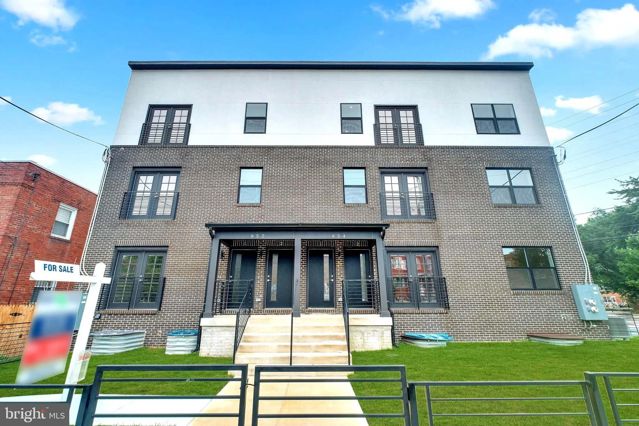 854 XENIA STREET, Washington, DC 20032