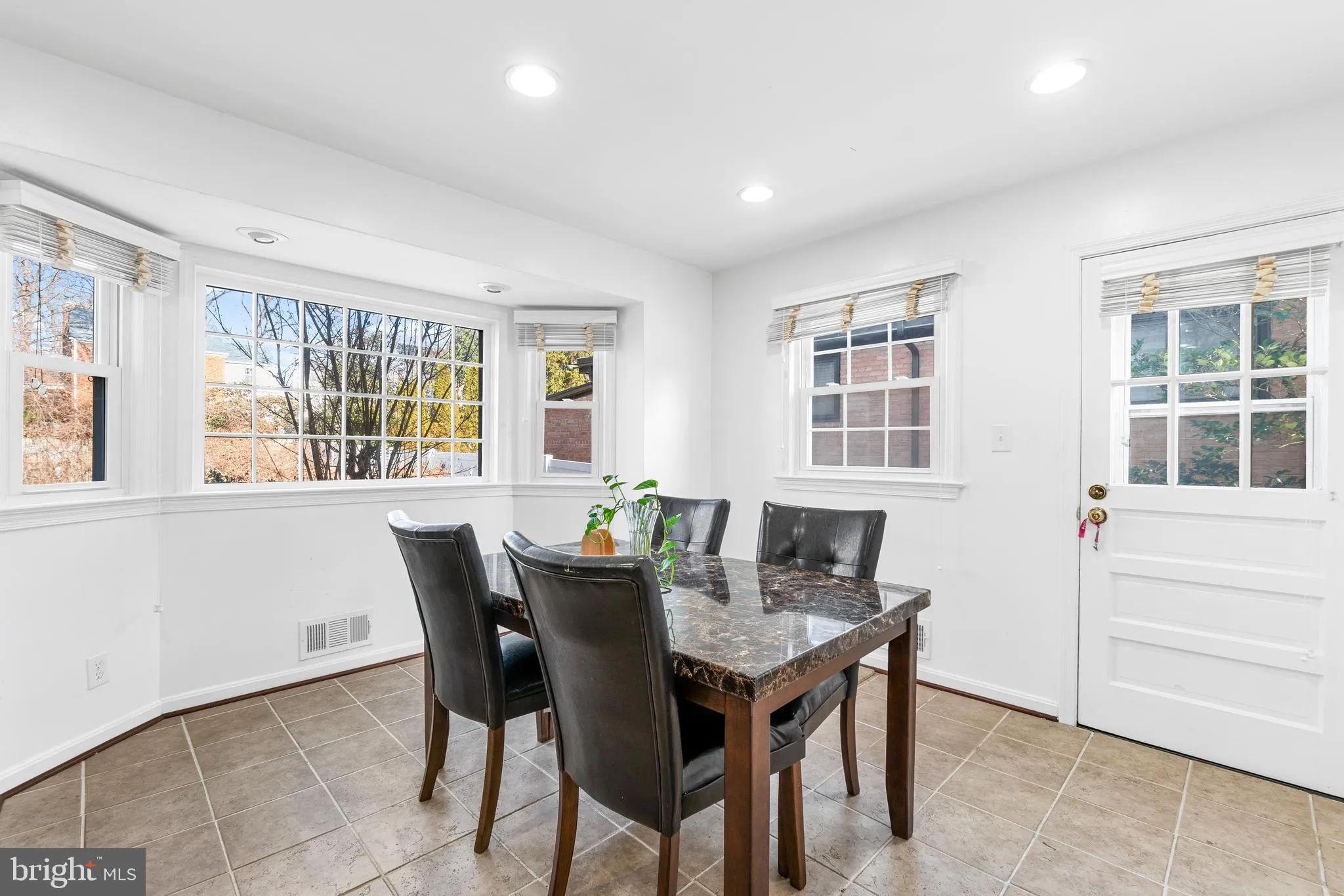 5517 HUNTINGTON PARKWAY, Bethesda, MD 20814