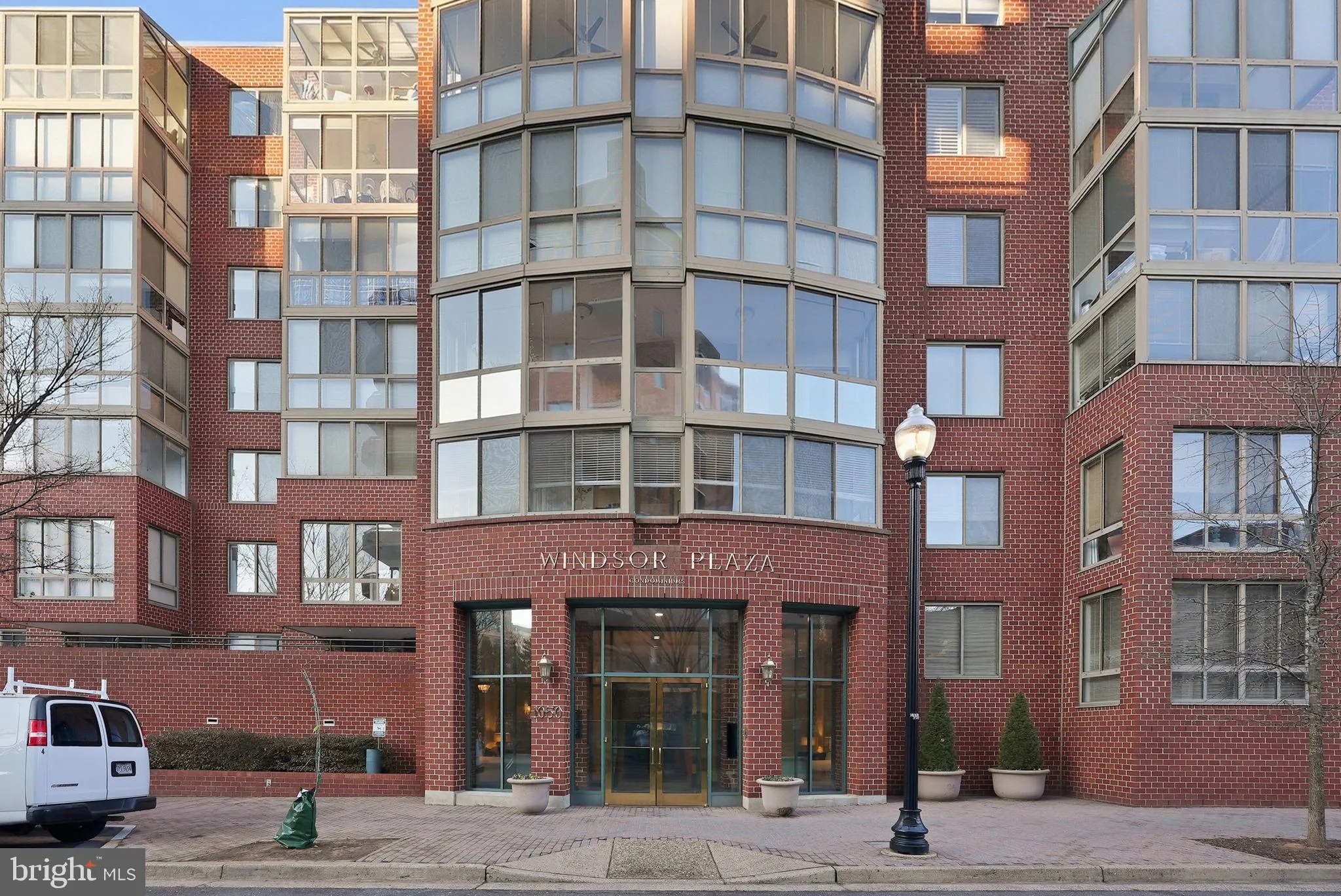 1050 TAYLOR STREET, Arlington, VA 22201