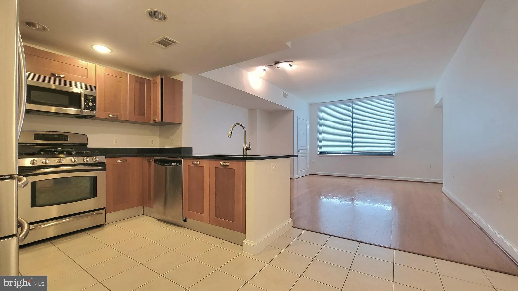 2451 MIDTOWN AVENUE, Alexandria, VA 22303