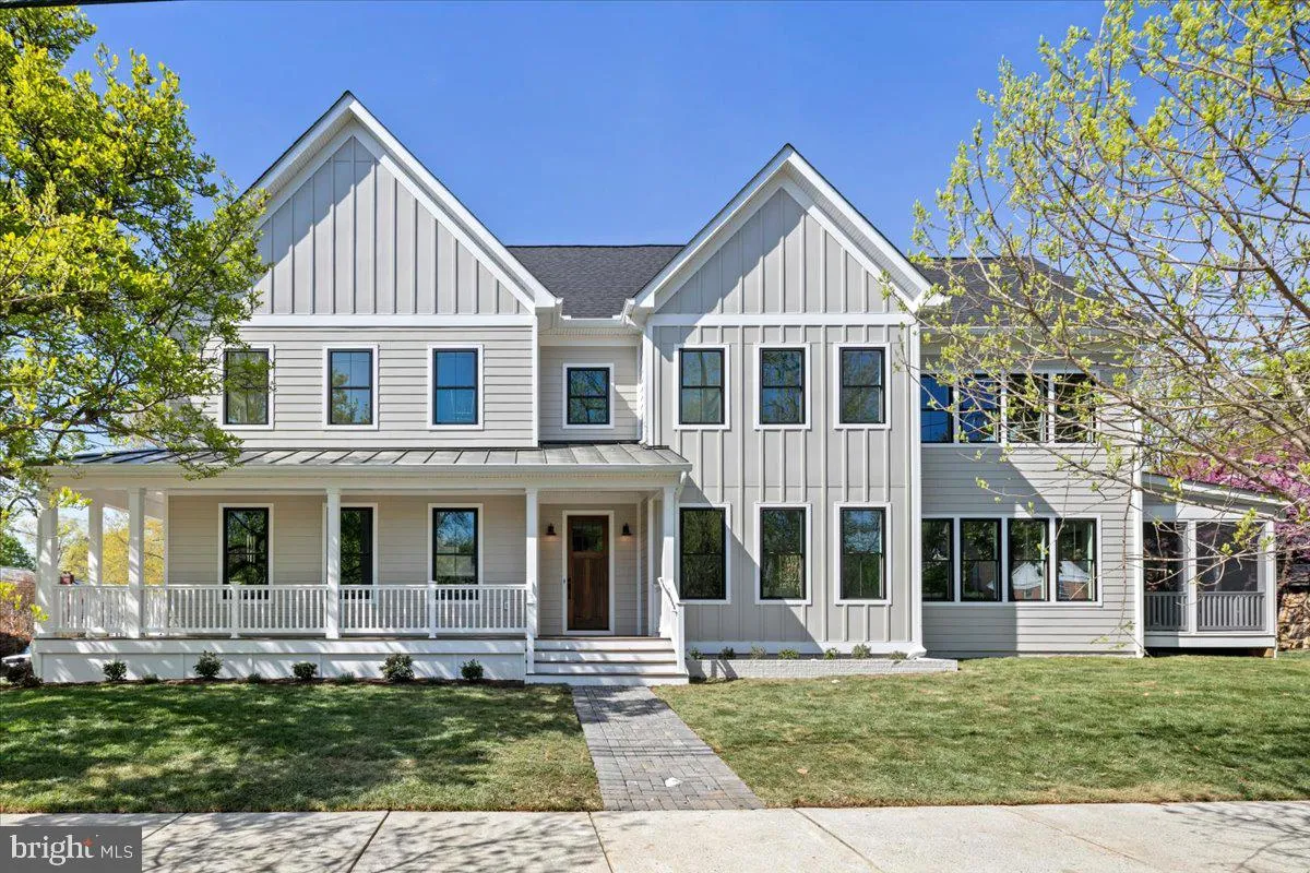 733 WAYNE STREET, Arlington, VA 22204