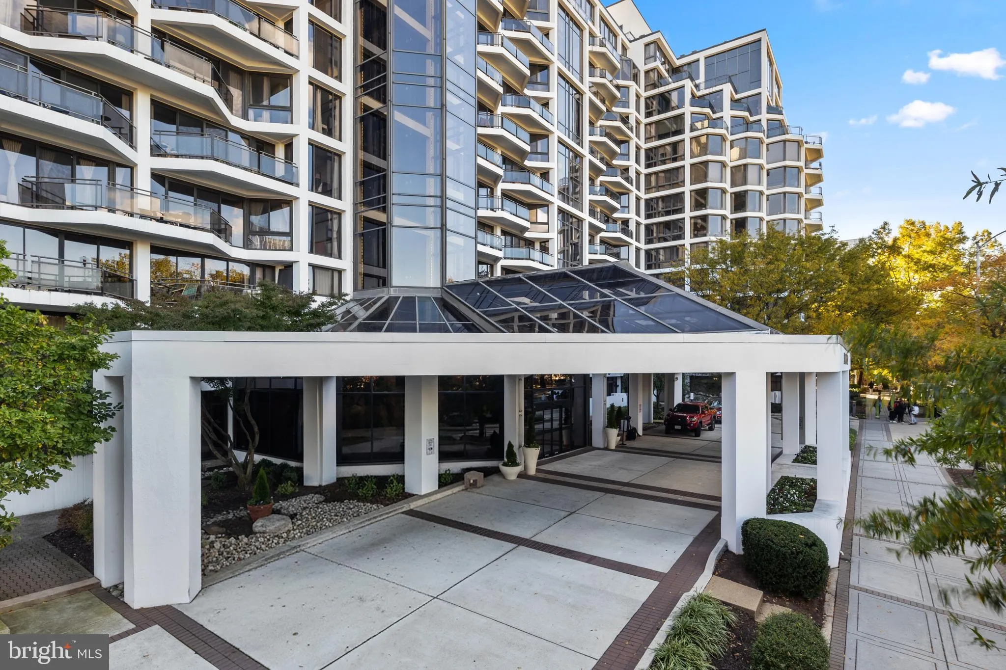 1530 KEY BOULEVARD, Arlington, VA 22209