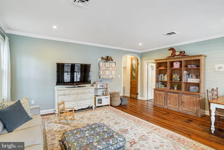 7153 Main St, Clifton, Virginia 20124