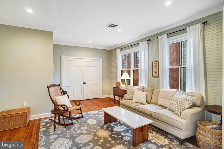 7153 Main St, Clifton, Virginia 20124