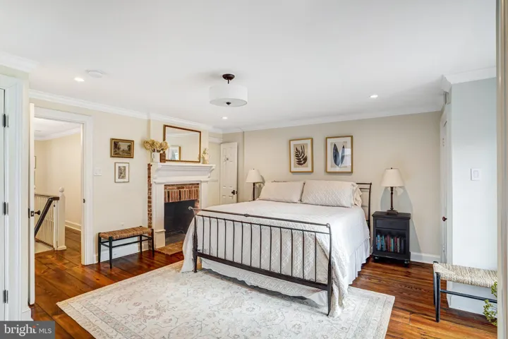 7153 Main St, Clifton, Virginia 20124