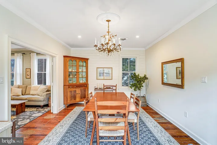 7153 Main St, Clifton, Virginia 20124