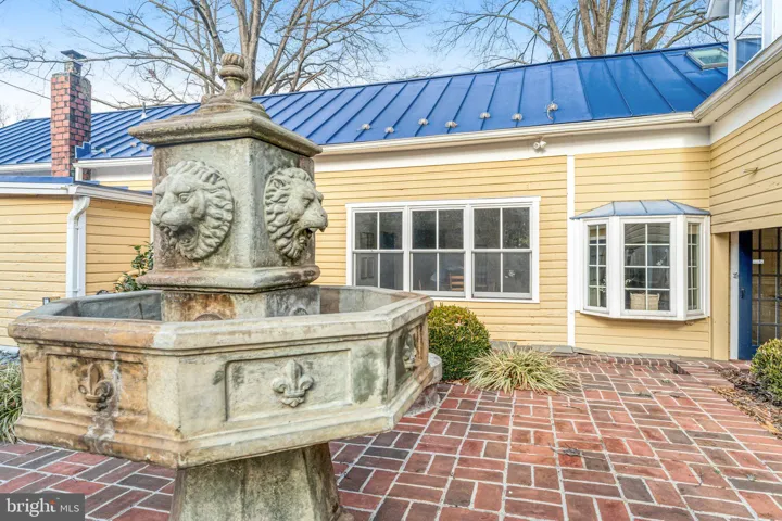 7153 Main St, Clifton, Virginia 20124