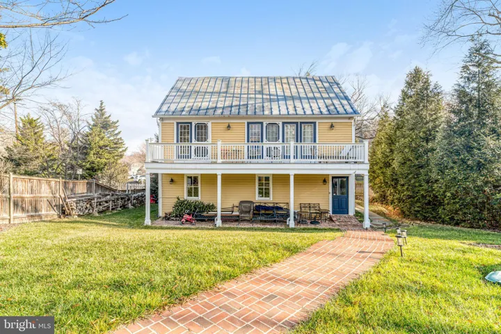 7153 Main St, Clifton, Virginia 20124