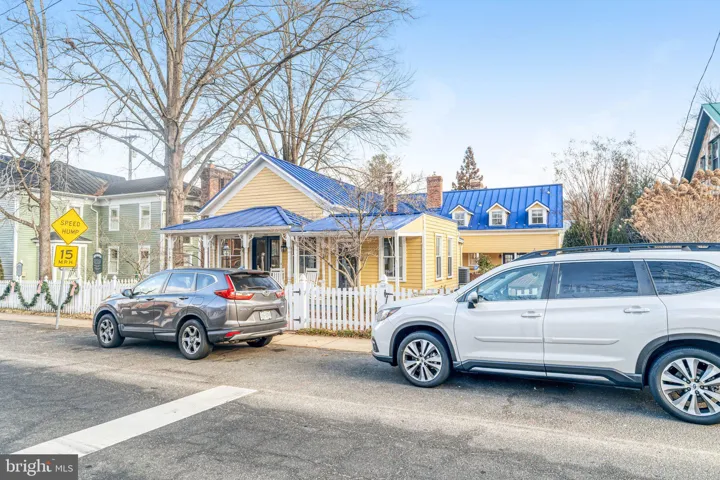 7153 Main St, Clifton, Virginia 20124