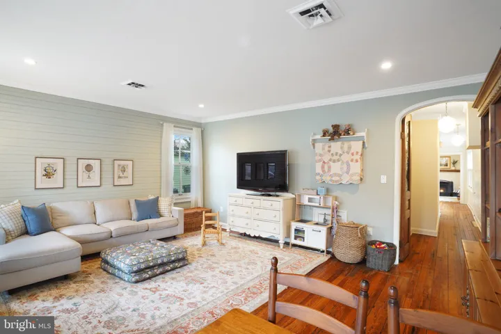 7153 Main St, Clifton, Virginia 20124