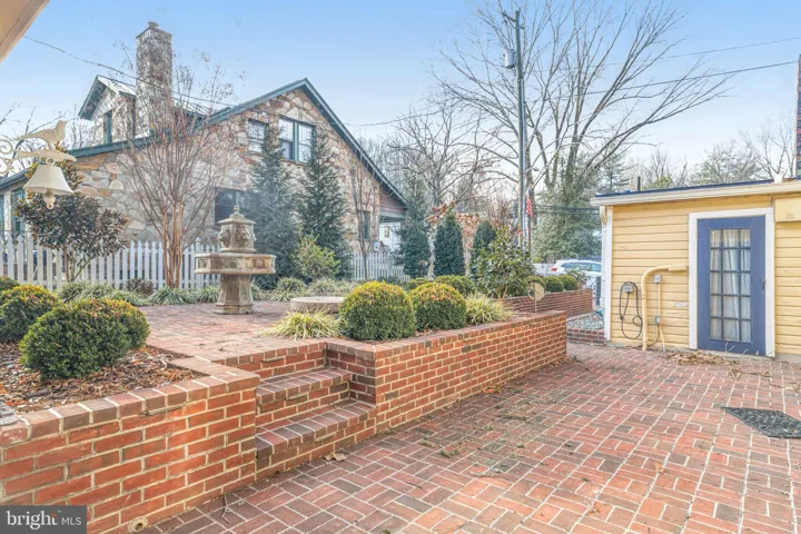 7153 Main St, Clifton, Virginia 20124