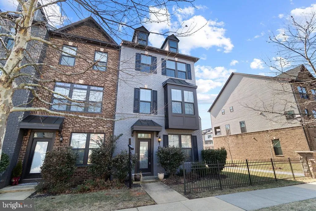 43377 SOUTHLAND STREET, Ashburn, VA 20148