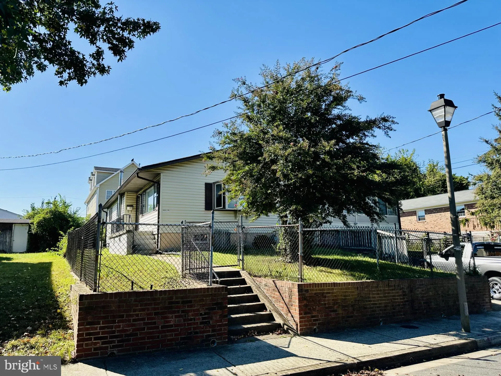 1942 LOWELL STREET, Arlington, VA 22204