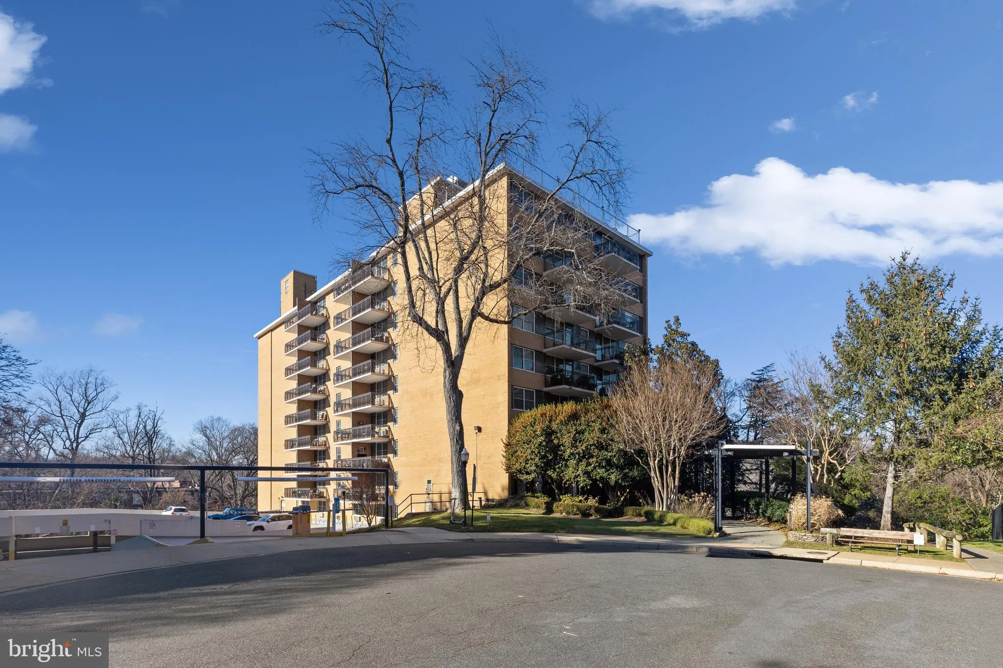2030 ADAMS STREET, Arlington, VA 22201