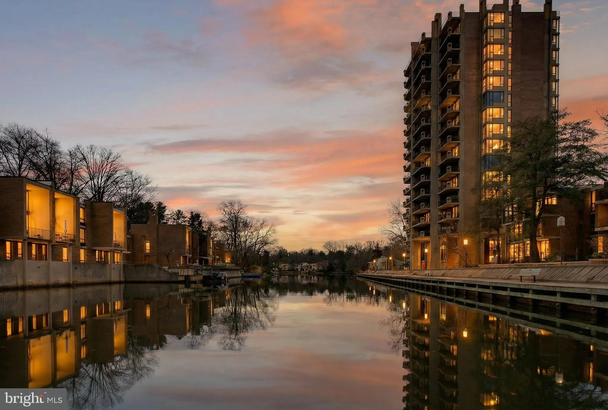 11400 WASHINGTON PLAZA, Reston, VA 20190