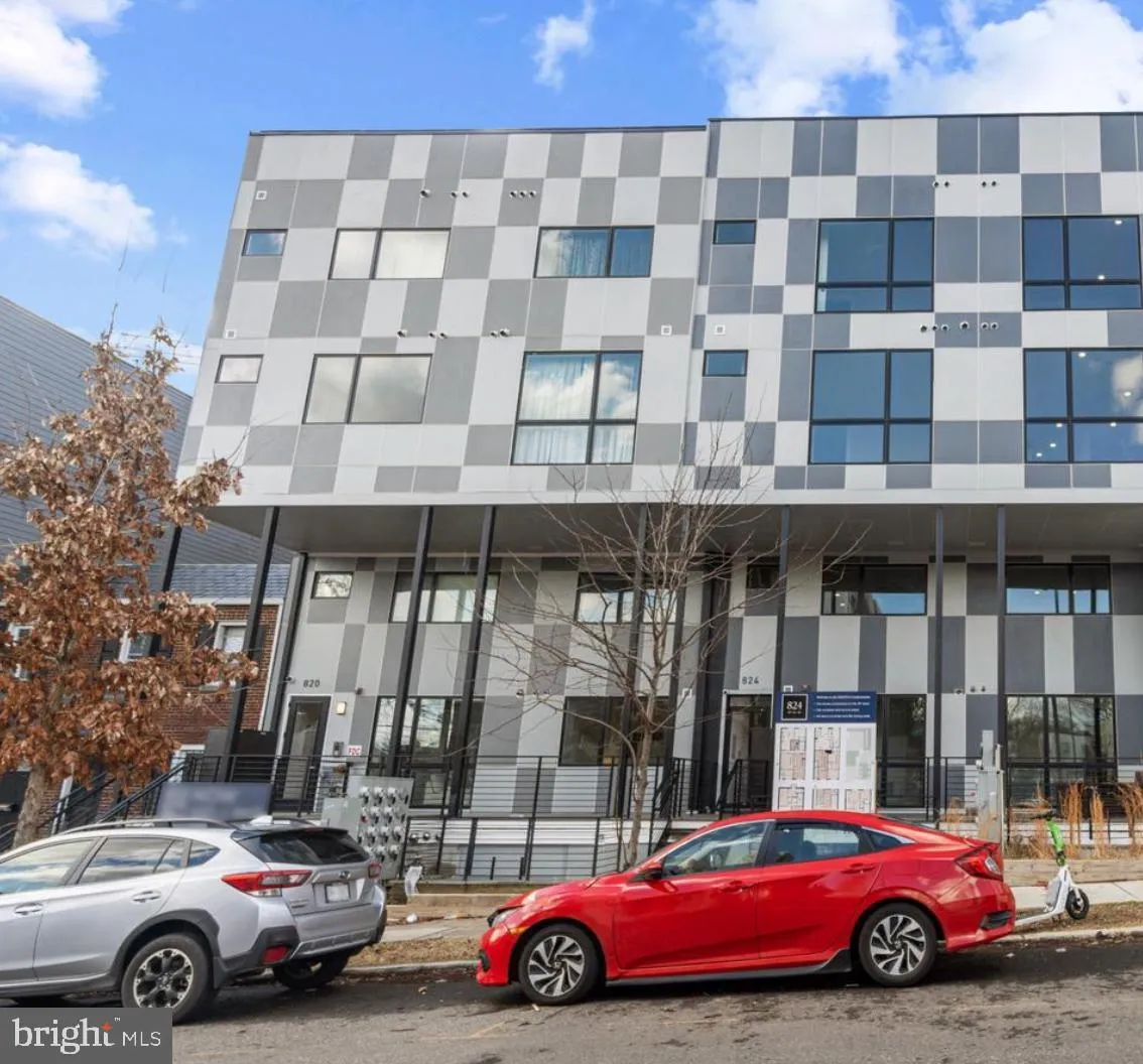 820 18TH STREET, Washington, DC 20002