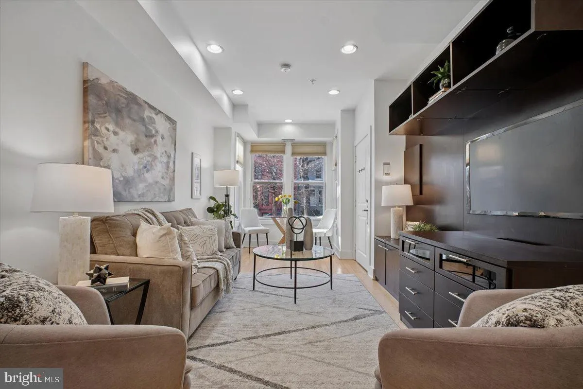 1215 11TH STREET, Washington, DC 20001