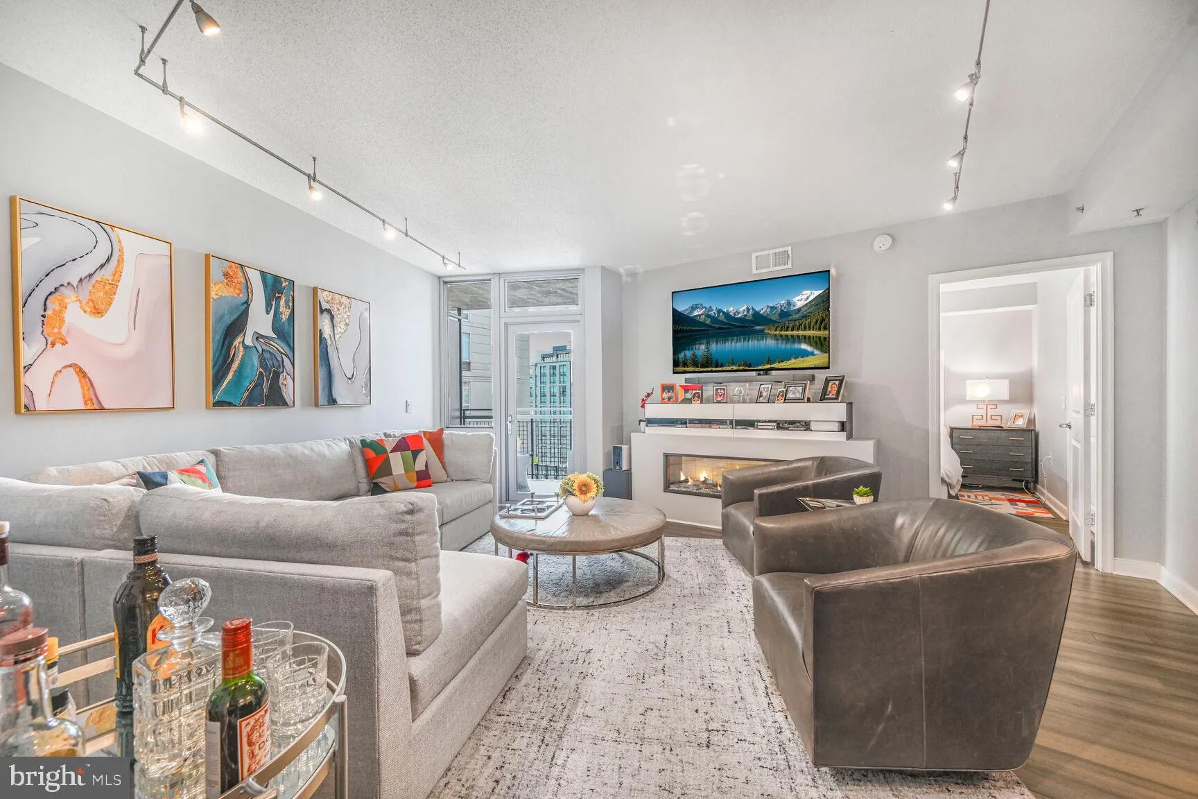 555 MASSACHUSETTS AVENUE, Washington, DC 20001