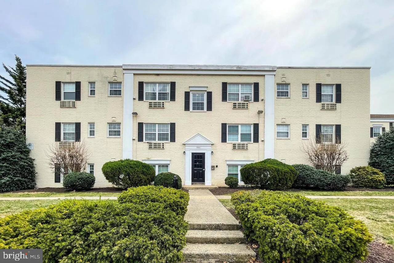 2301 FARRINGTON AVENUE, Alexandria, VA 22303