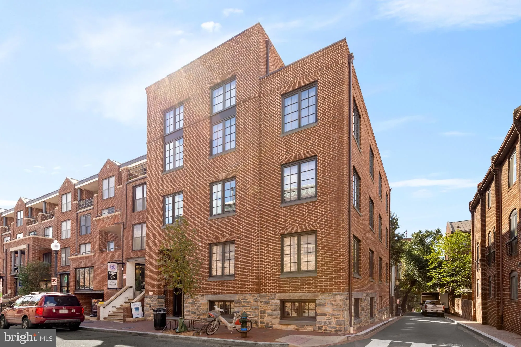 3220 GRACE STREET, Washington, DC 20007