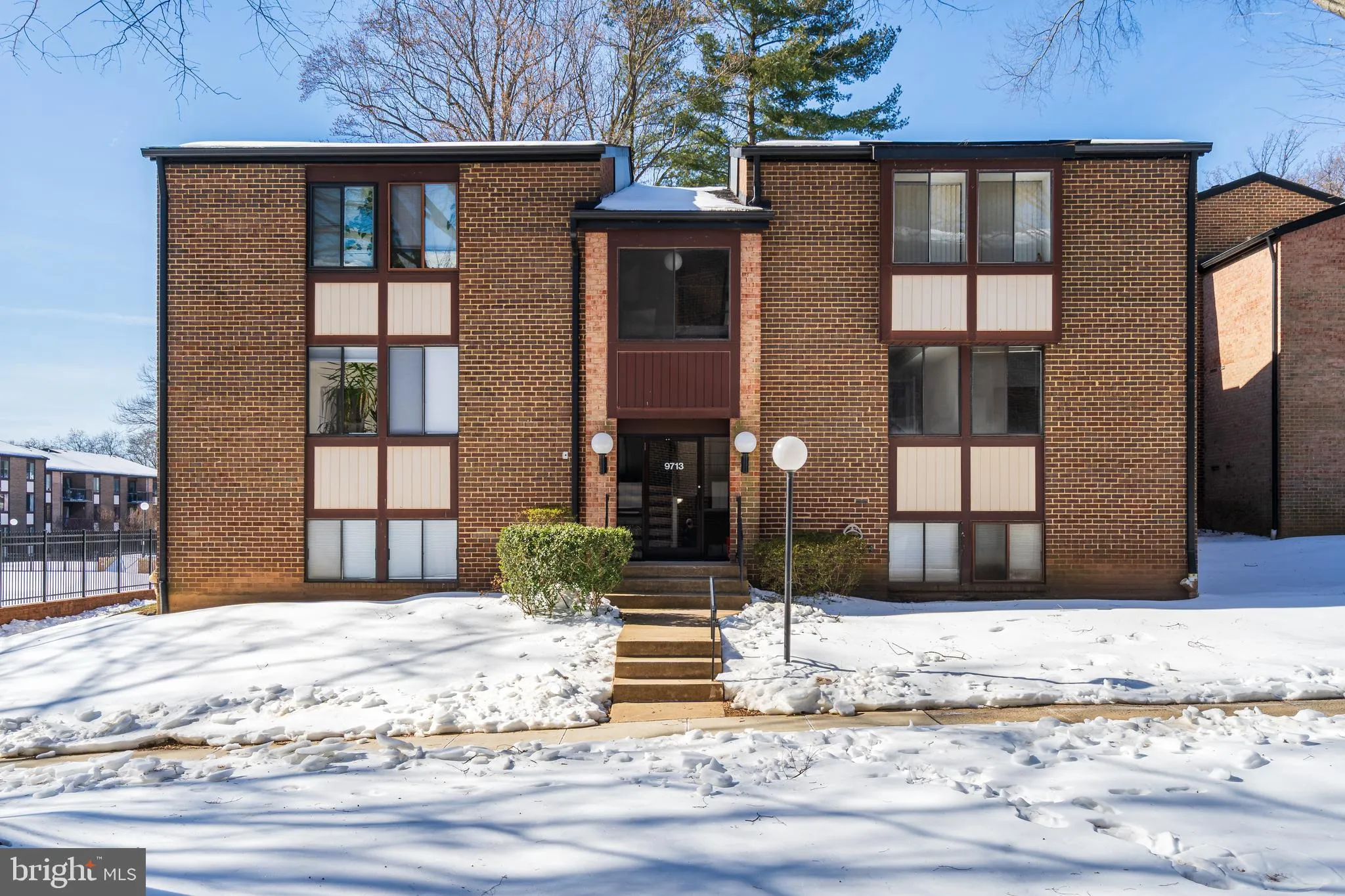 9713 KINGS CROWN COURT, Fairfax, VA 22031