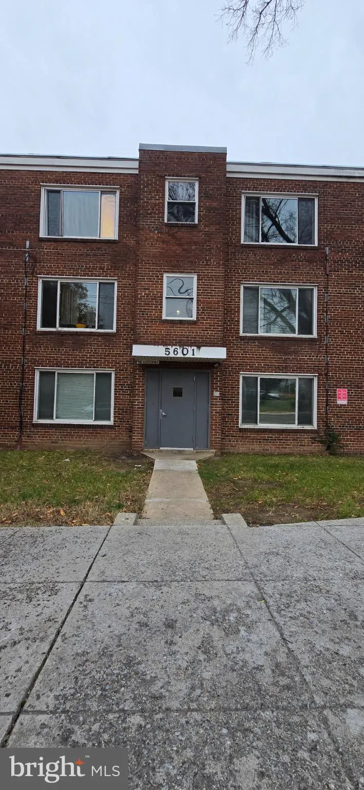 5601 NANNIE HELEN BURROUGHS AVENUE, Washington, DC 20019