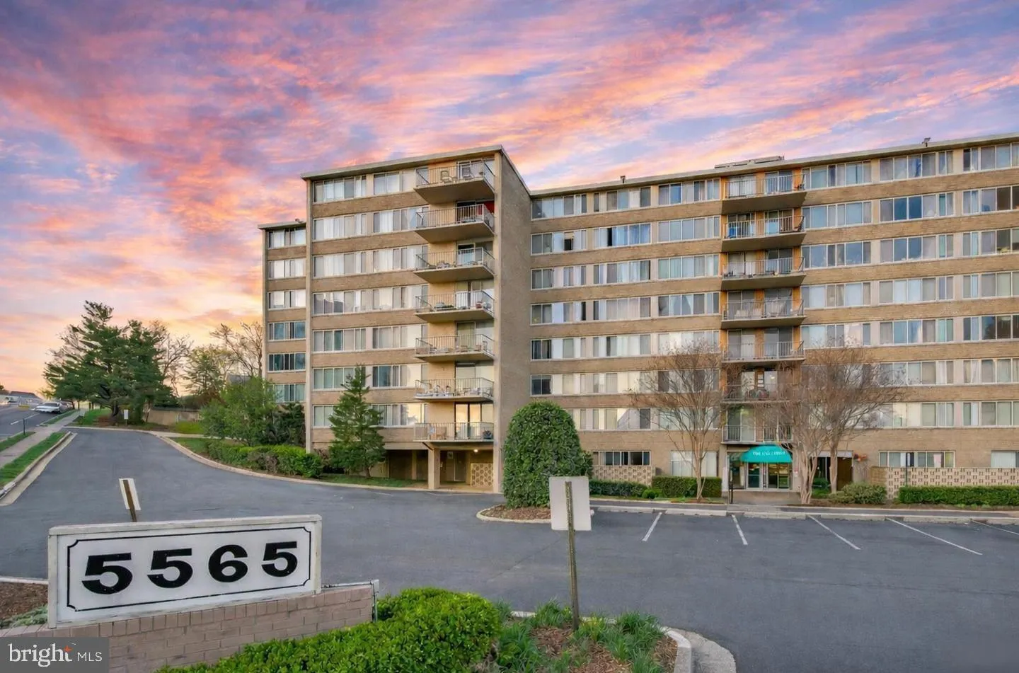 5565 COLUMBIA, Arlington, VA 22204