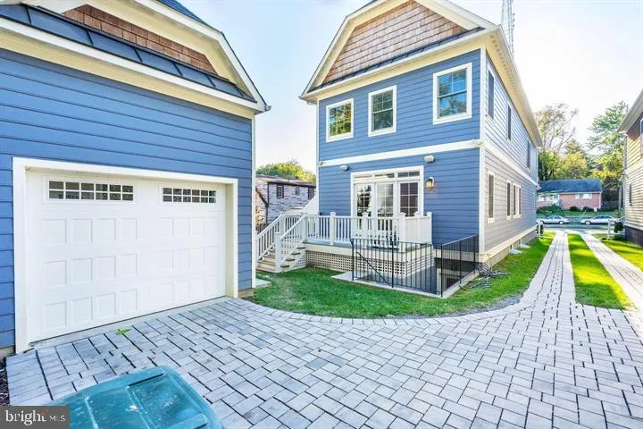 1919 N George Mason Dr N, Arlington, Virginia 22207