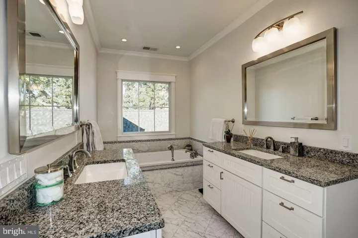 1919 N George Mason Dr N, Arlington, Virginia 22207