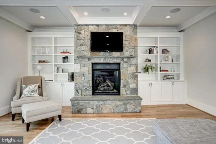 1919 N George Mason Dr N, Arlington, Virginia 22207