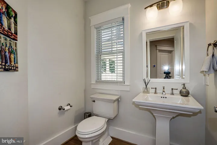 1919 N George Mason Dr N, Arlington, Virginia 22207