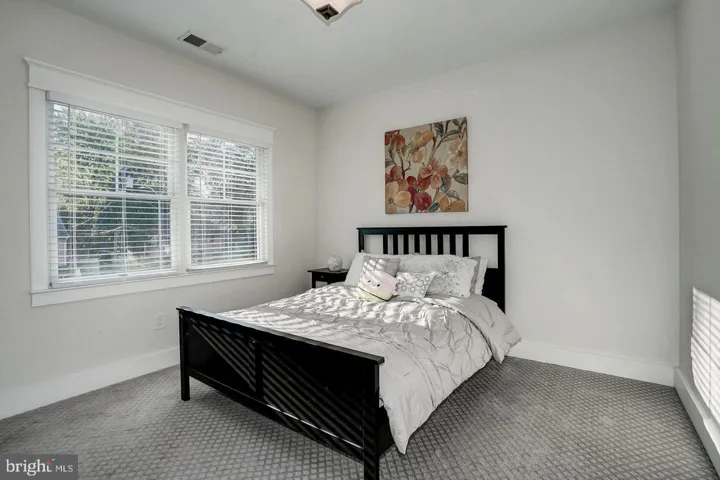 1919 N George Mason Dr N, Arlington, Virginia 22207