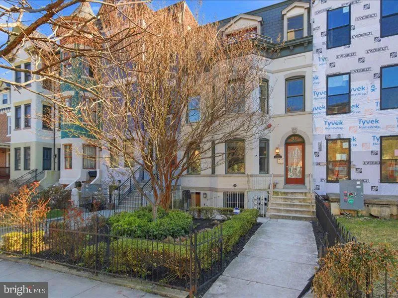 1322 KENYON STREET, Washington, DC 20010