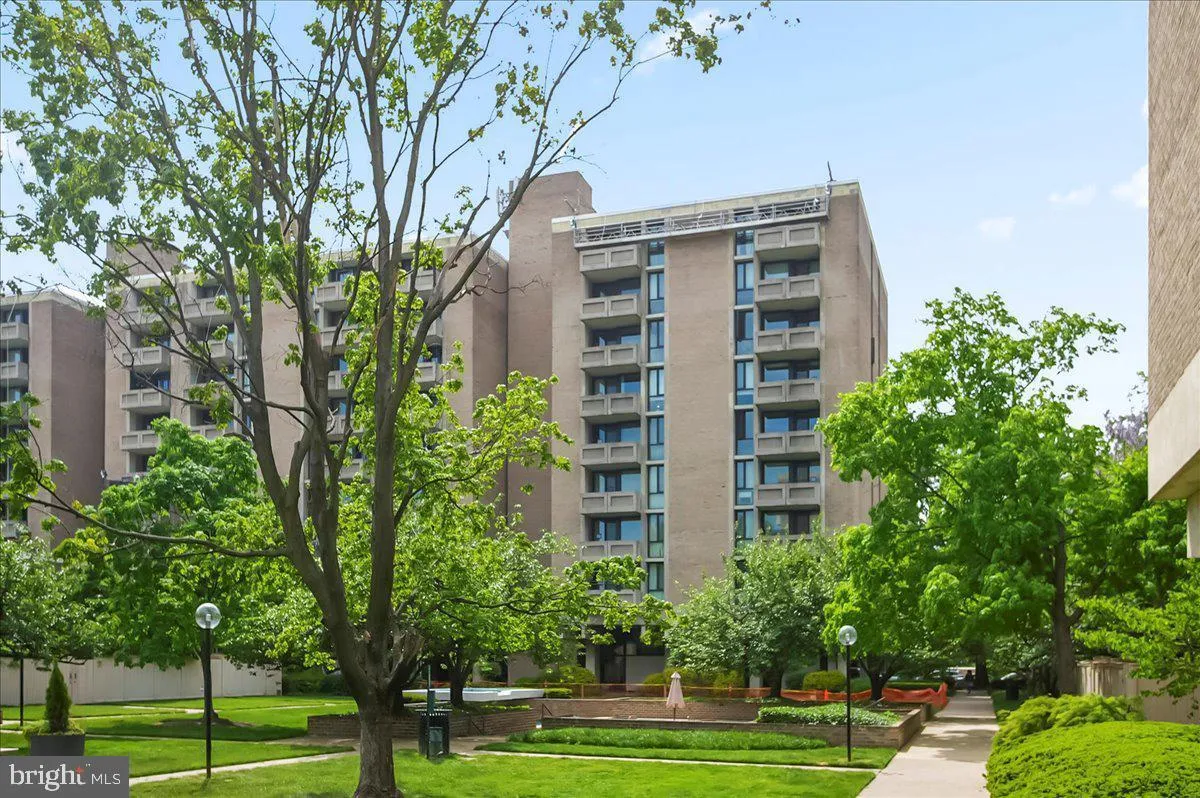 240 M STREET, Washington, DC 20024
