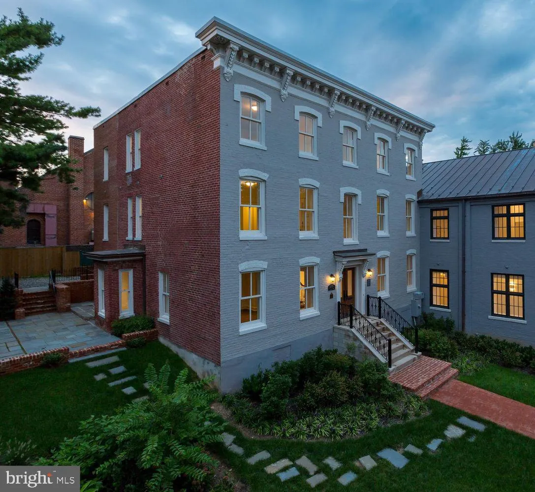 2715 N STREET, Washington, DC 20007