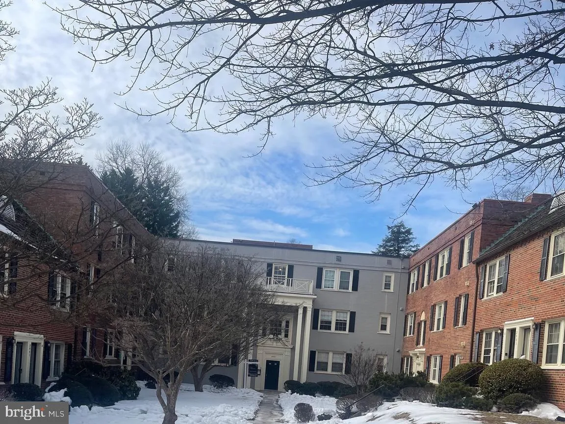 2037 38TH STREET, Washington, DC 20020