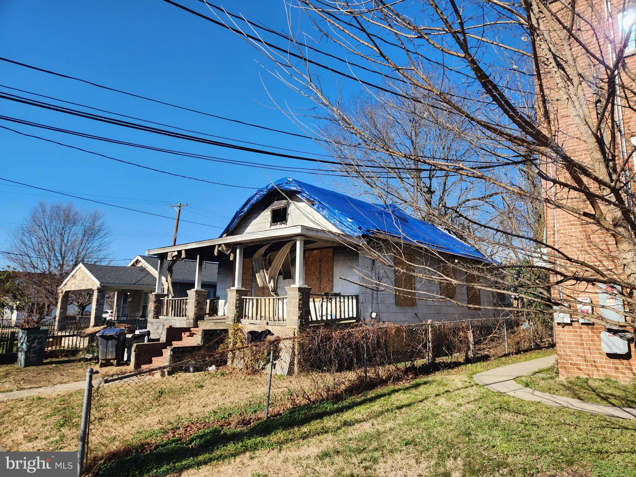 3304 E STREET, Washington, DC 20019