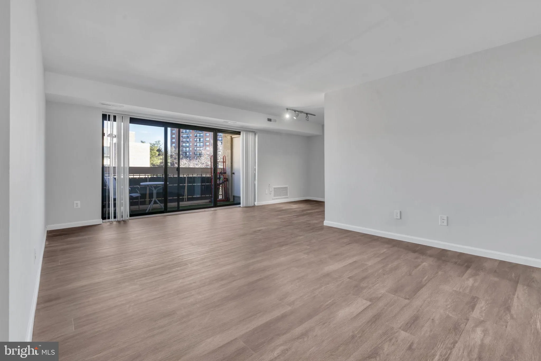 6141 LEESBURG PIKE, Falls Church, VA 22041
