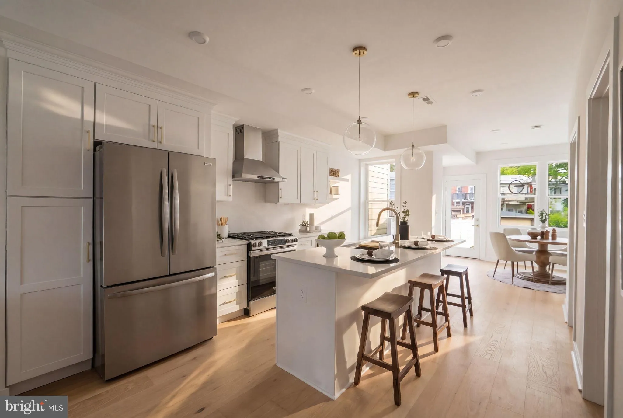 220 V STREET, Washington, DC 20002