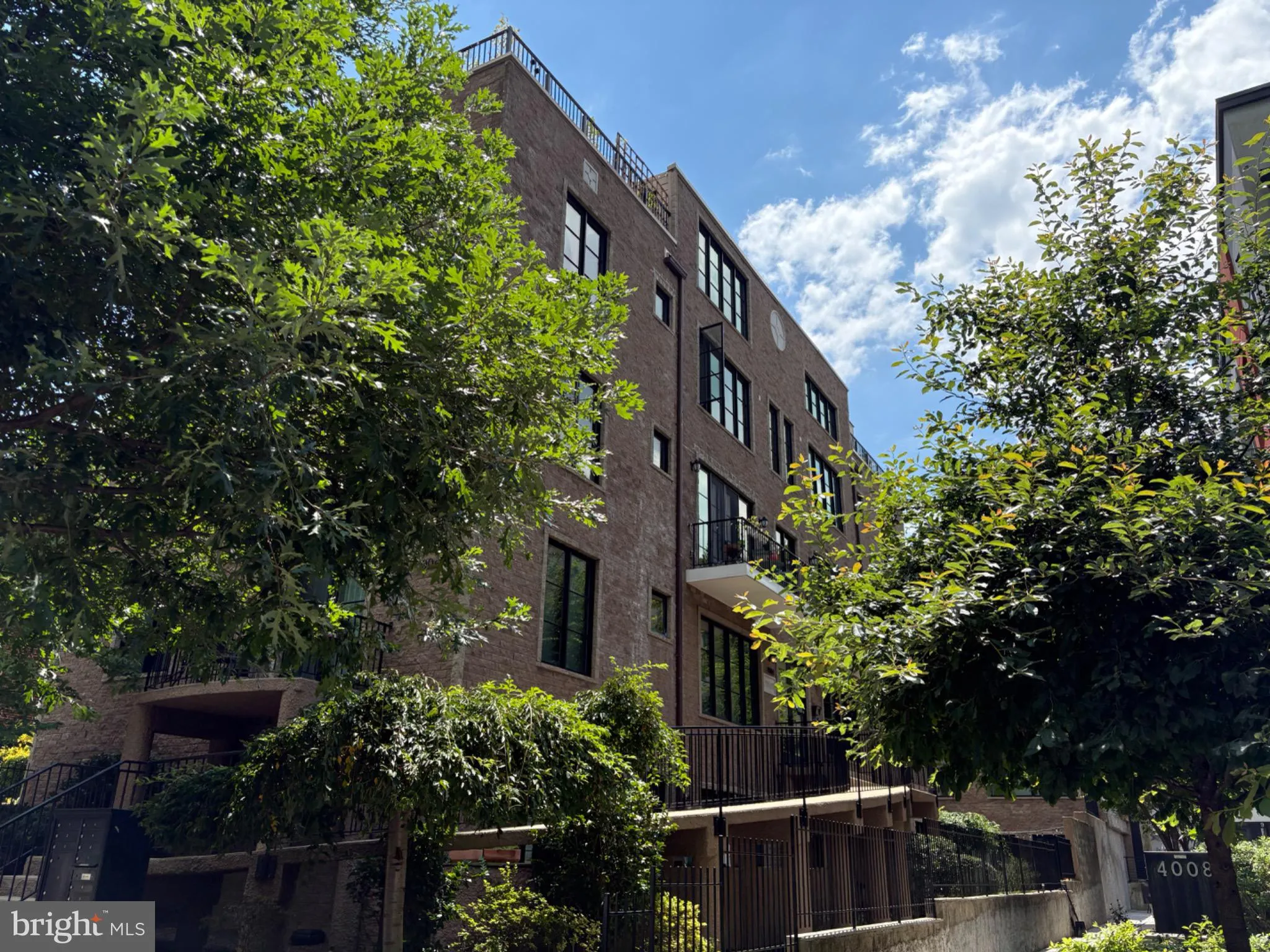 4004 EDMUNDS STREET, Washington, DC 20007