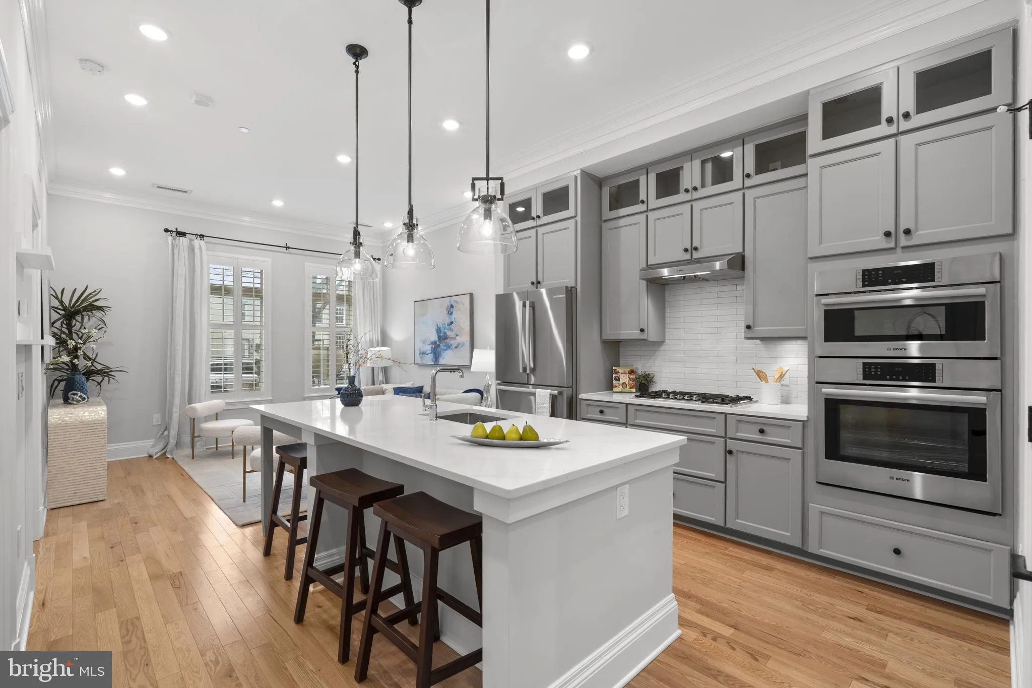 300 8TH STREET, Washington, DC 20002