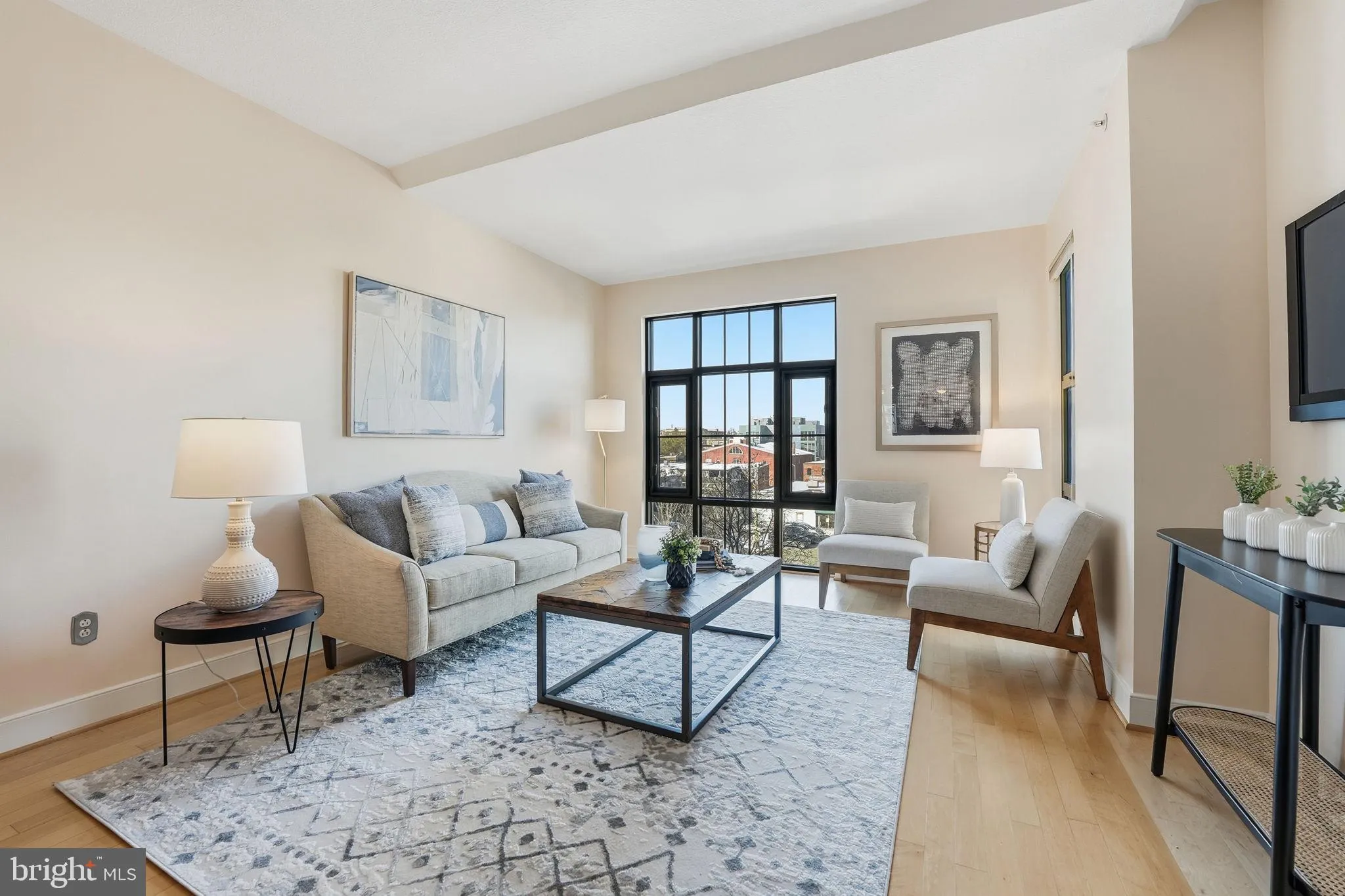 910 M STREET, Washington, DC 20001