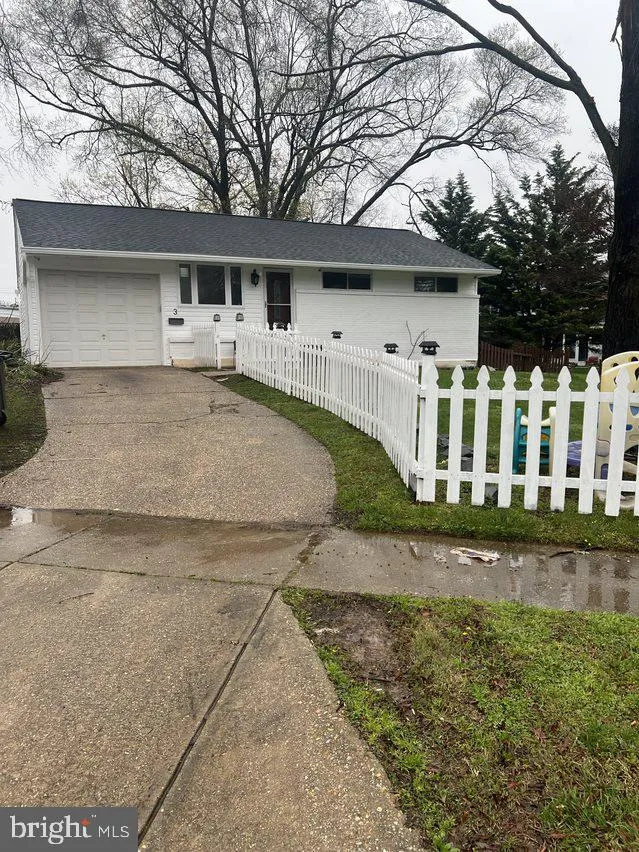 3 LAKECREST CIRCLE, Greenbelt, MD 20770