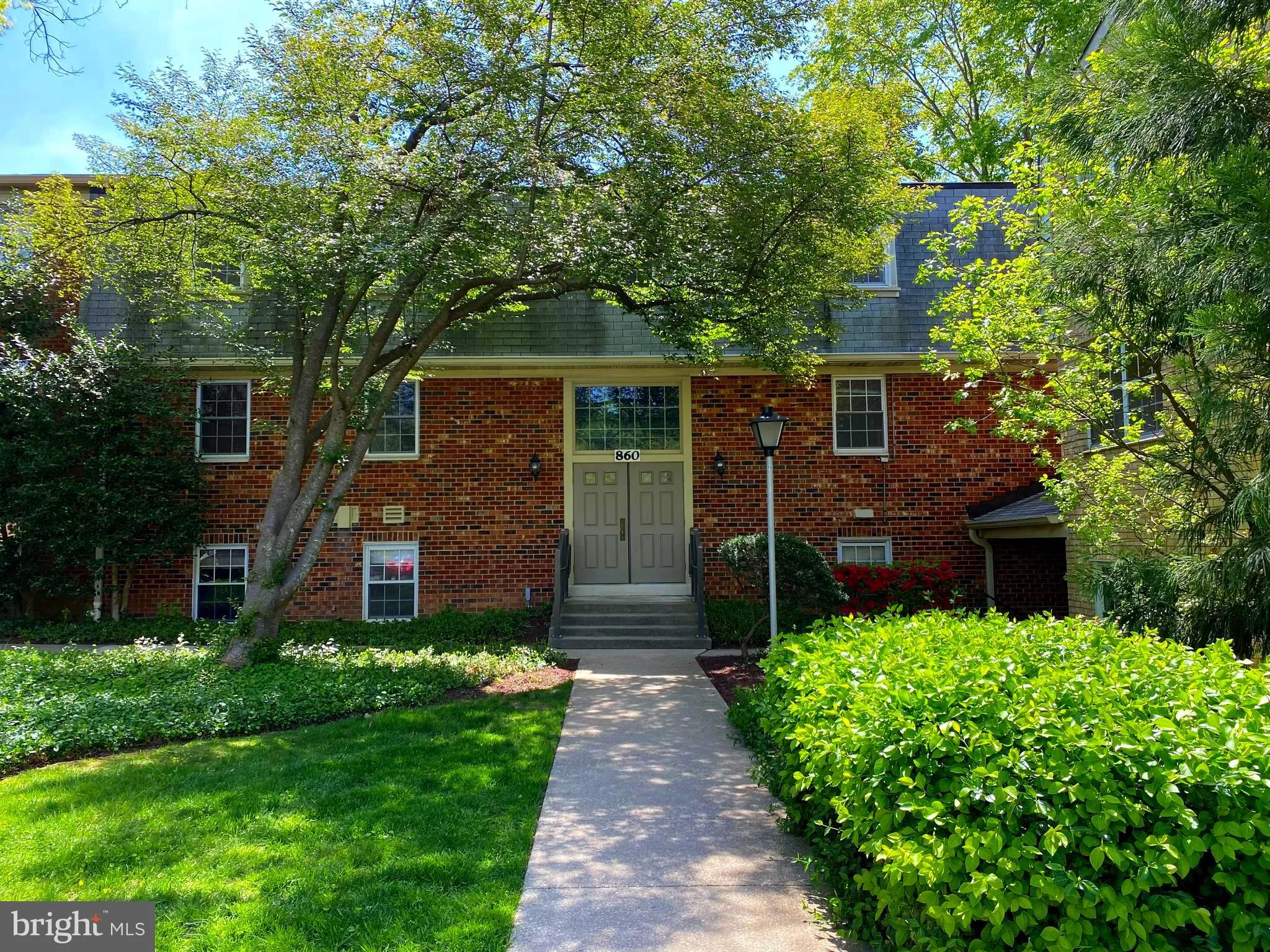 860 COLLEGE PARKWAY, Rockville, MD 20850