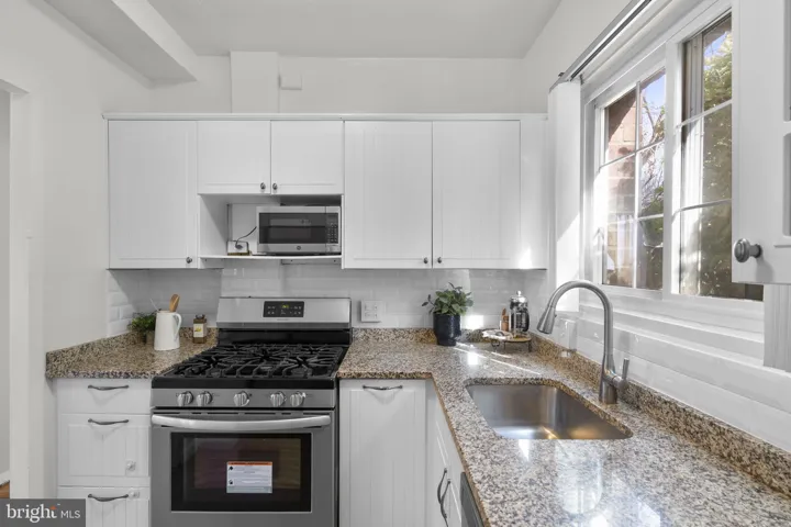 3536 Gunston Road, Alexandria, VA 22302