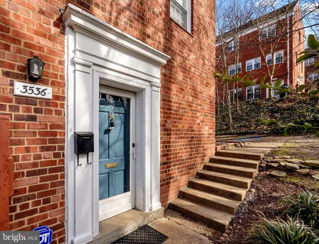 3536 Gunston Road, Alexandria, VA 22302
