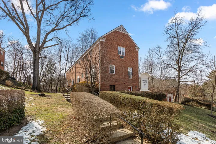 3536 Gunston Road, Alexandria, VA 22302