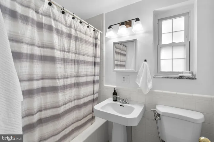 3536 Gunston Road, Alexandria, VA 22302