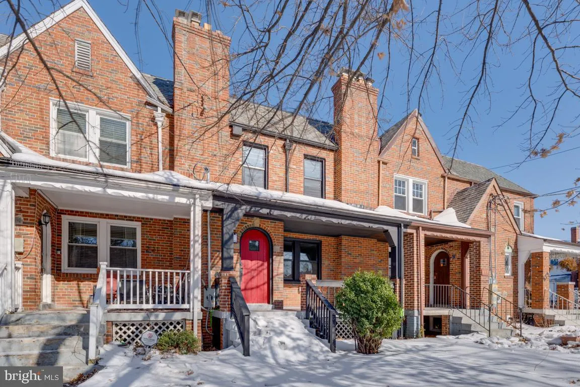 219 JEFFERSON STREET, Washington, DC 20011